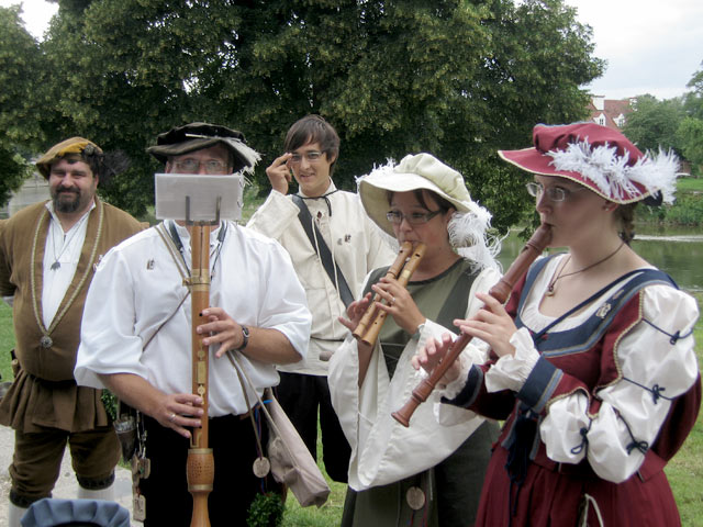 Unsere Musiker vor dem Schloßfest-Einzug